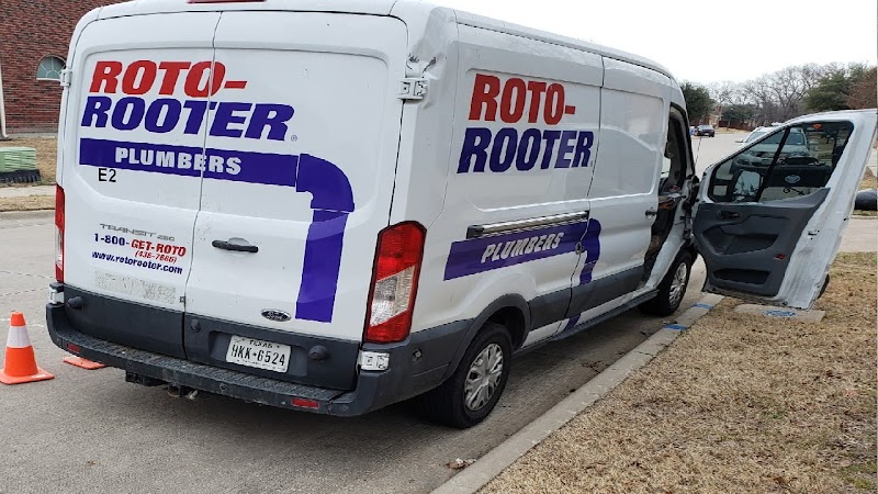 Roto-Rooter professional plumbing service in Dallas